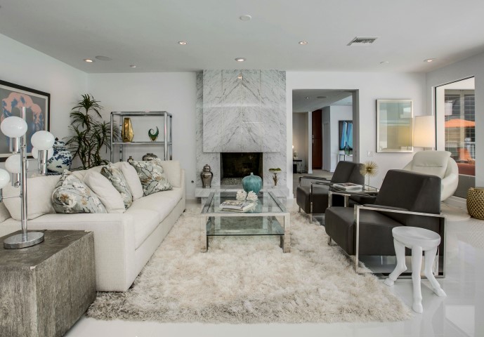 Peak Living Room 2